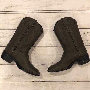 Durango brown cowboy distressed boots